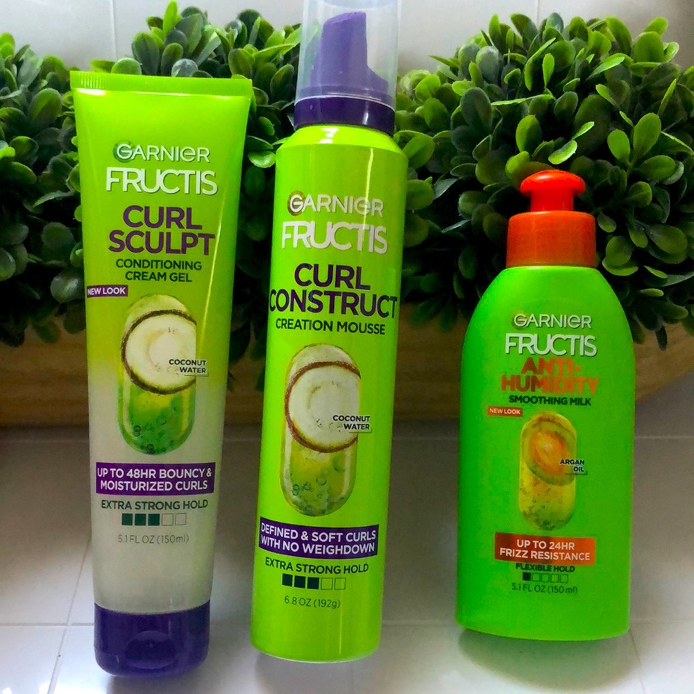 Garnier Fructis 3 piece Set includes
Curl Sculpt, Curl Construct, Anti-Humidity